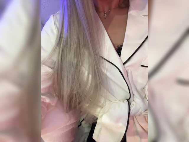 HollyPolly111's BongaCams show and profile