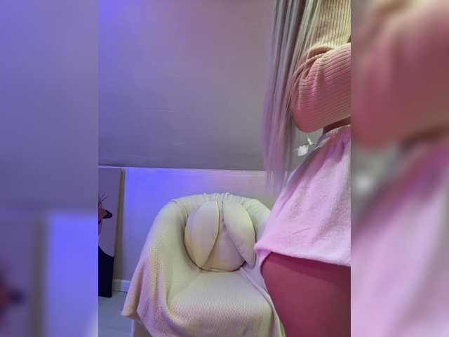 HollyPolly111's BongaCams show and profile