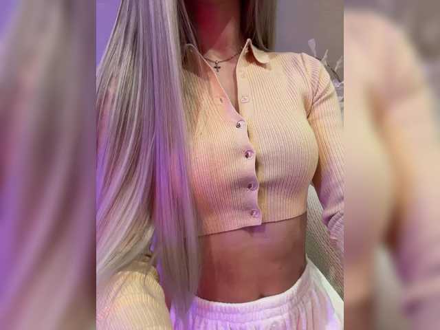 HollyPolly111's BongaCams show and profile