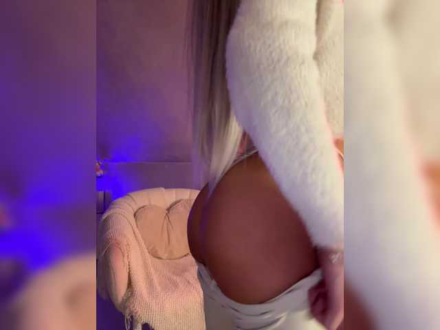 HollyPolly111's BongaCams show and profile