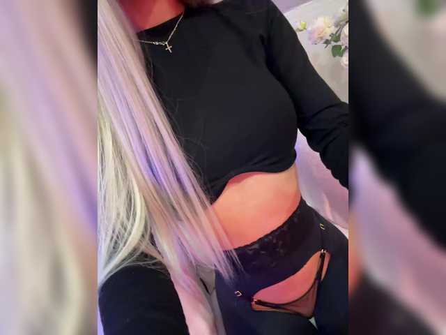 HollyPolly111's BongaCams show and profile