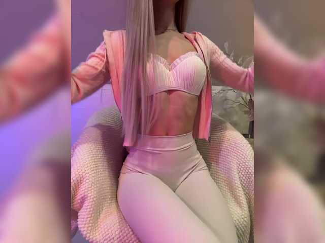 HollyPolly111's BongaCams show and profile