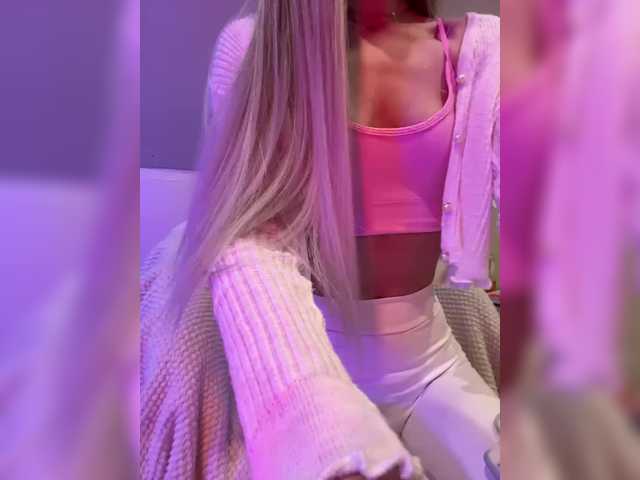 HollyPolly111's BongaCams show and profile