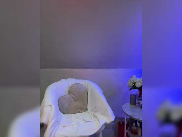 HollyPolly111's BongaCams show and profile