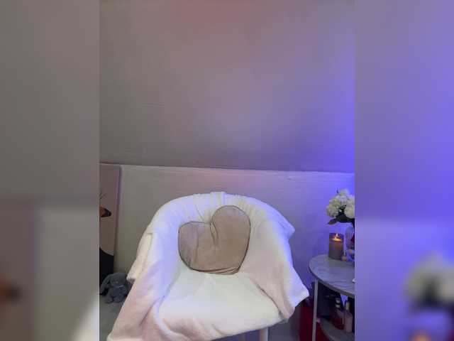 HollyPolly111's BongaCams show and profile