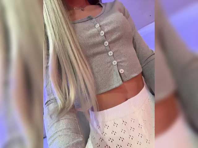 HollyPolly111's BongaCams show and profile