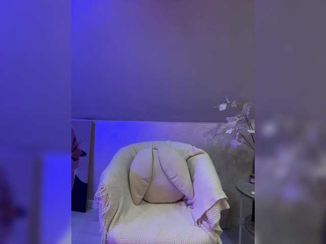 HollyPolly111's BongaCams show and profile