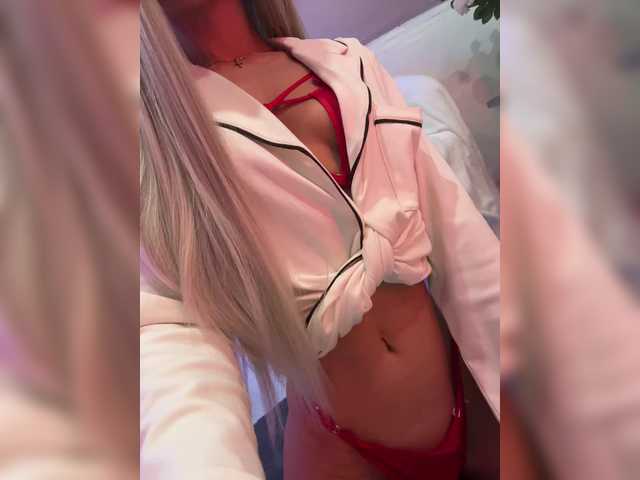 HollyPolly111's BongaCams show and profile