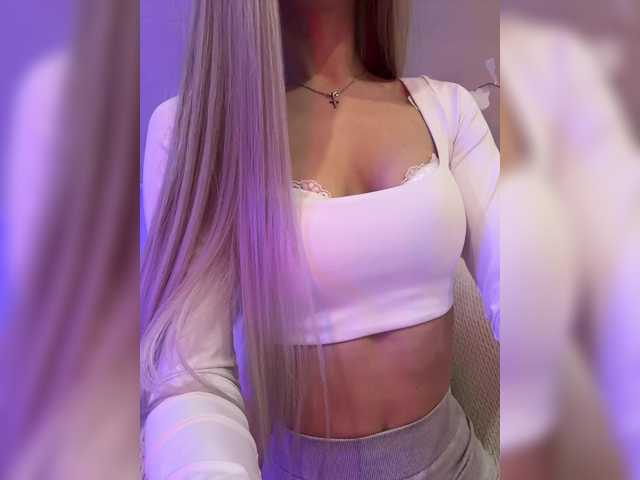 HollyPolly111's BongaCams show and profile