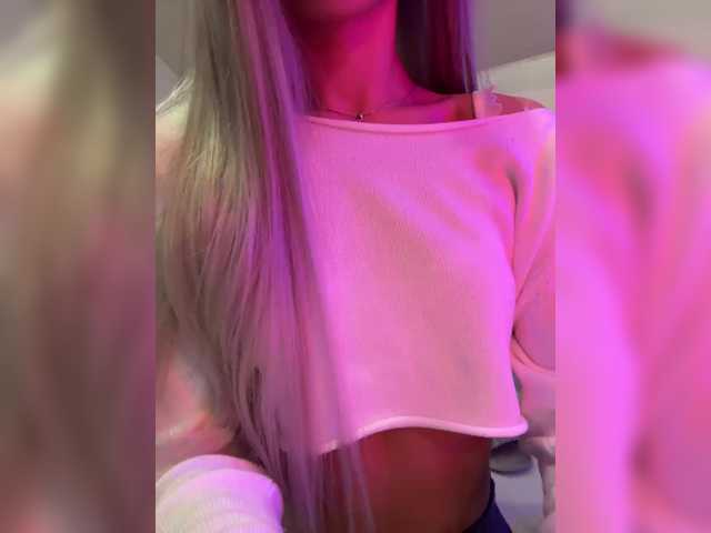 HollyPolly111's BongaCams show and profile