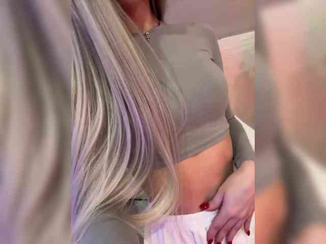 HollyPolly111 Live Webcam on BongaCams