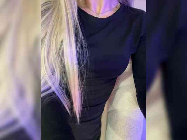 HollyPolly111 Live Webcam on BongaCams