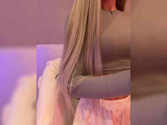 HollyPolly111 Live Webcam on BongaCams