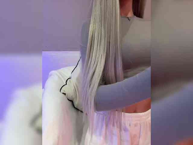 HollyPolly111 Live Webcam on BongaCams