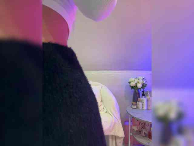 HollyPolly111 Live Webcam on {site_name}