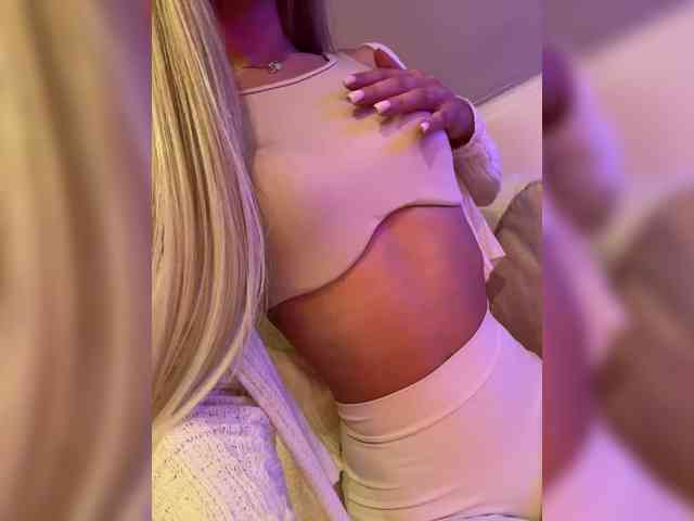 free live cam chat HollyPolly111