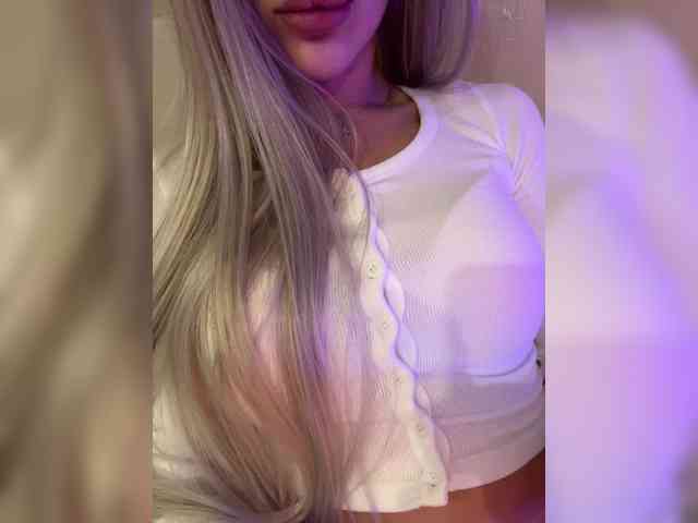 HollyPolly111 Live Webcam on BongaCams