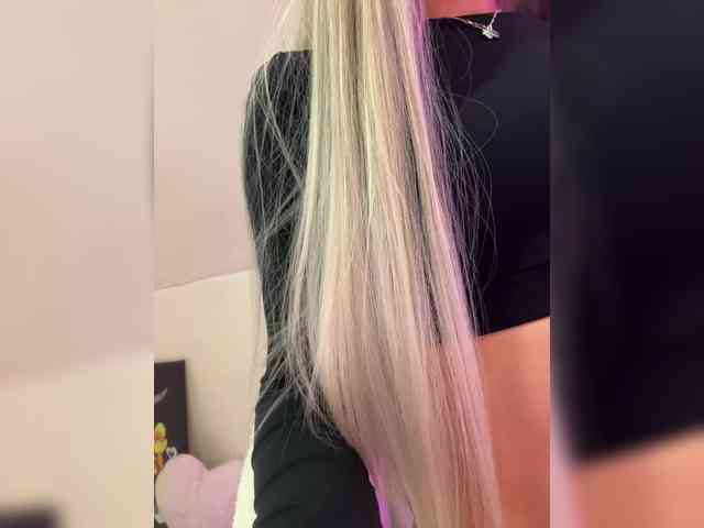 HollyPolly111 Live Webcam on BongaCams