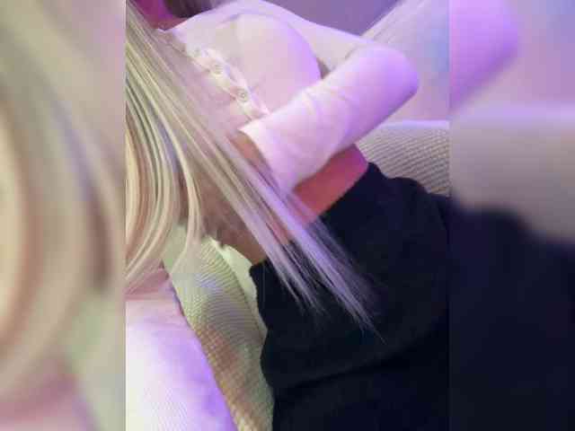 HollyPolly111 Live Webcam on BongaCams