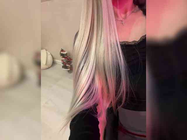 HollyPolly111 Live Webcam on BongaCams