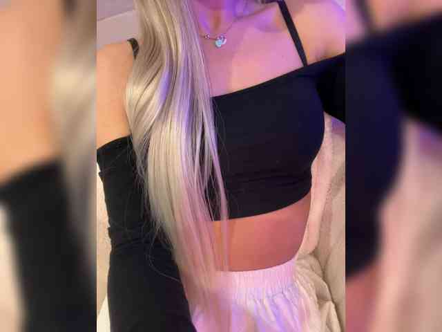 HollyPolly111 Live Webcam on BongaCams