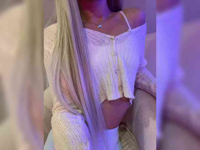 Shaved white, Shaved babes, Group chat for 40 tokens, Full privates for 90 ..., roommate 5