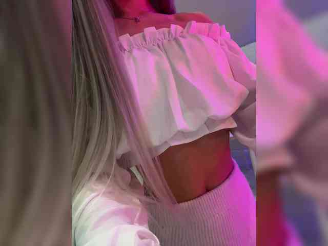 HollyPolly111 Live Webcam on BongaCams