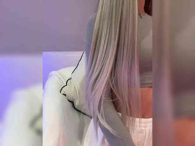 HollyPolly111 Live Webcam on BongaCams