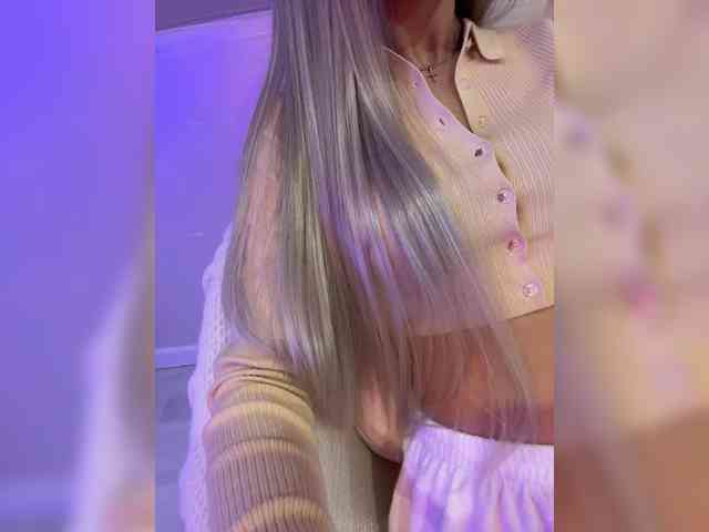 HollyPolly111 Live Webcam on BongaCams