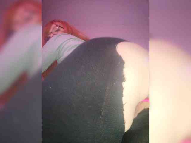 Mary_Traxwell webcam