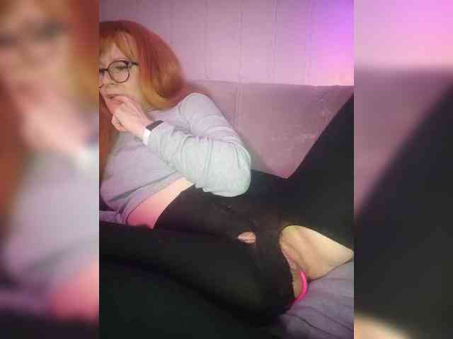 Mary_Traxwell webcam