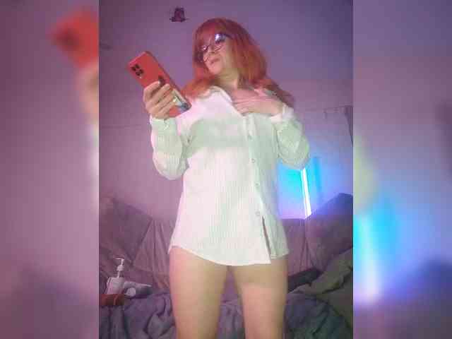 Mary_Traxwell webcam