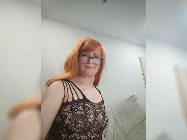 Mary_Traxwell webcam