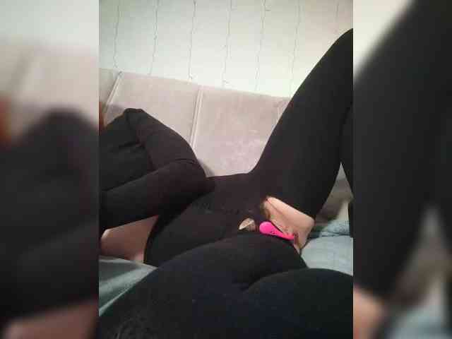 Mary_Traxwell webcam