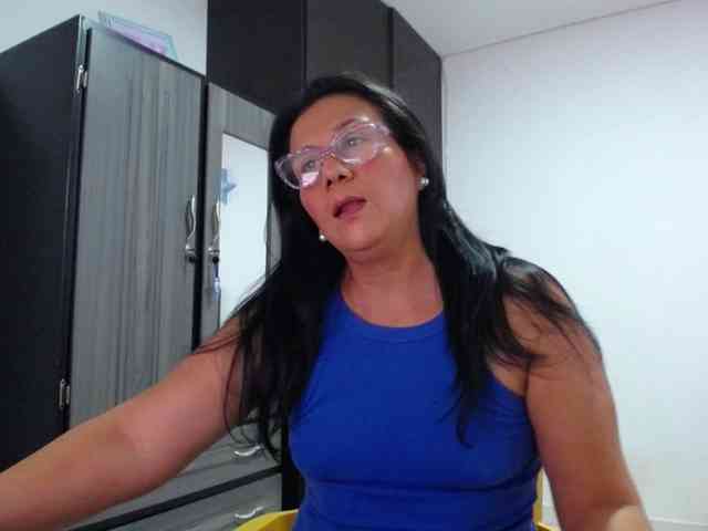 abriyiz-92 webcam