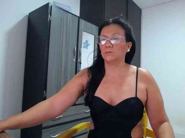 abriyiz-92 webcam