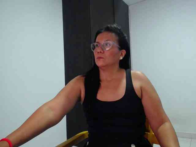 abriyiz-92 webcam