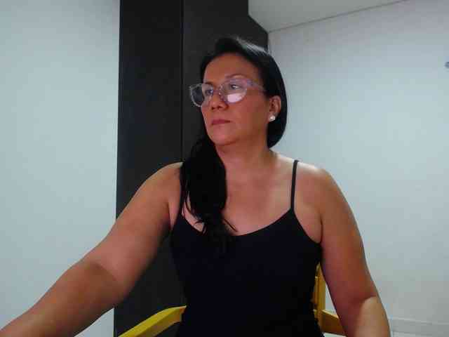abriyiz-92 webcam
