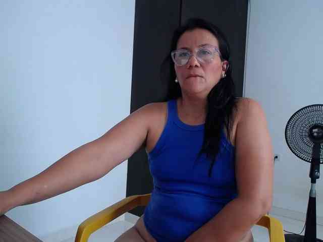 abriyiz-92 webcam