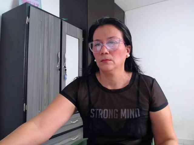 abriyiz-92 webcam
