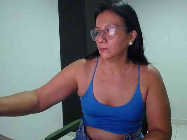 abriyiz-92 webcam