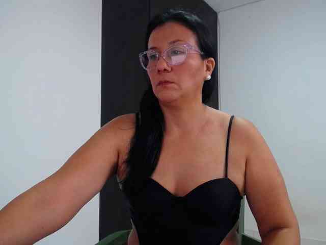 abriyiz-92 webcam