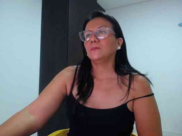 abriyiz-92 webcam