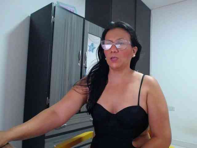 abriyiz-92 webcam