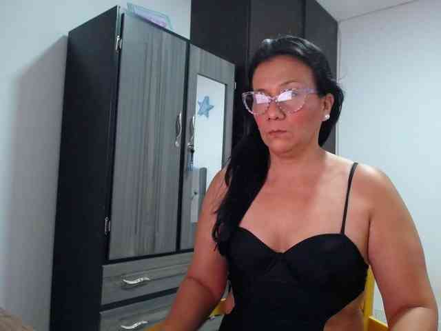 abriyiz-92 webcam