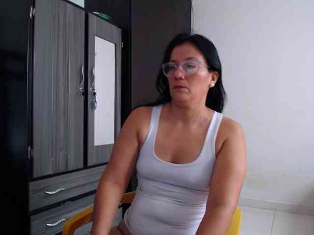 abriyiz-92 webcam