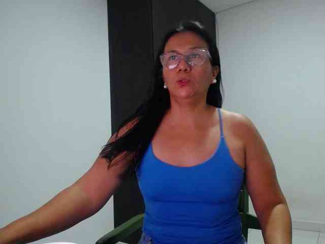 abriyiz-92 webcam