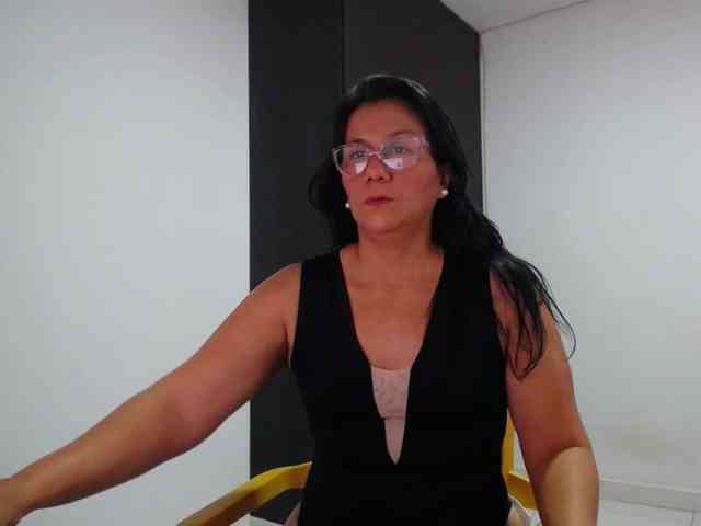 abriyiz-92 webcam