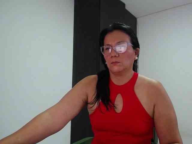abriyiz-92 Live Webcam on BongaCams