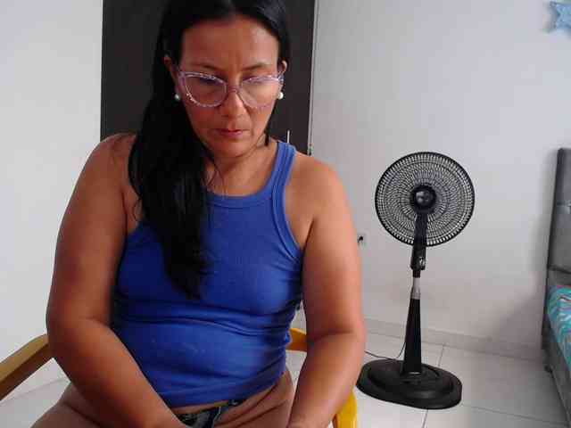 abriyiz-92 webcam